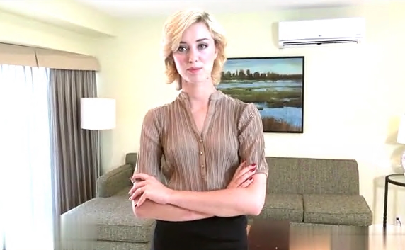 这位金发白皙女主人一定要修理工交出 浓 稠 精 液